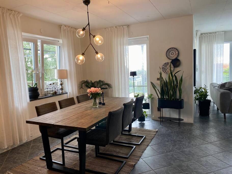 Villalaegenhet I Askim Med Havsutsikt Göteborg Exteriér fotografie